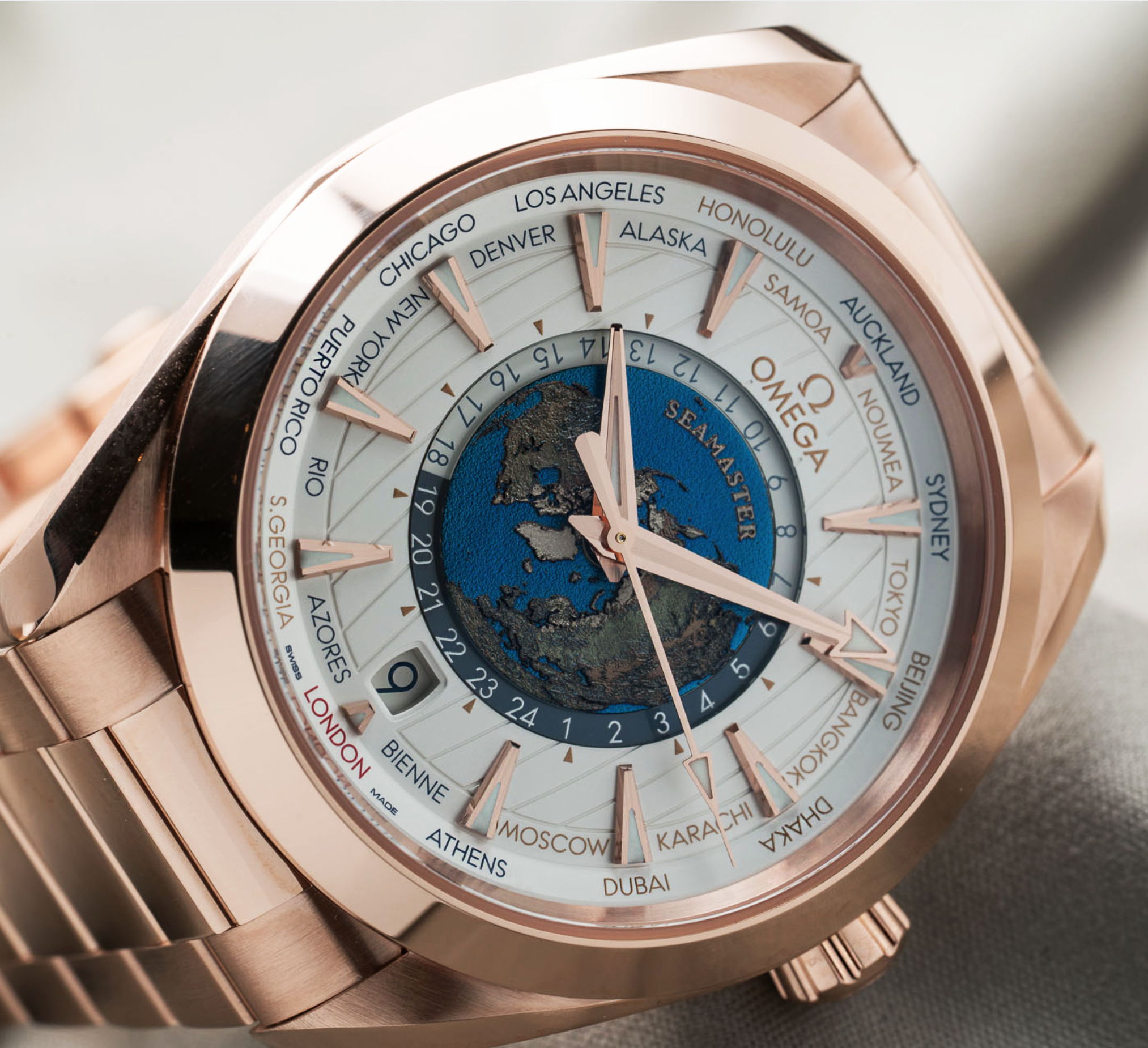 Omega Seamaster Aqua Terra 150 Master Chronometer GMT Worldtimer Omega Seamaster Aqua Terra 150 Master Chronometer GMT Worldtimer