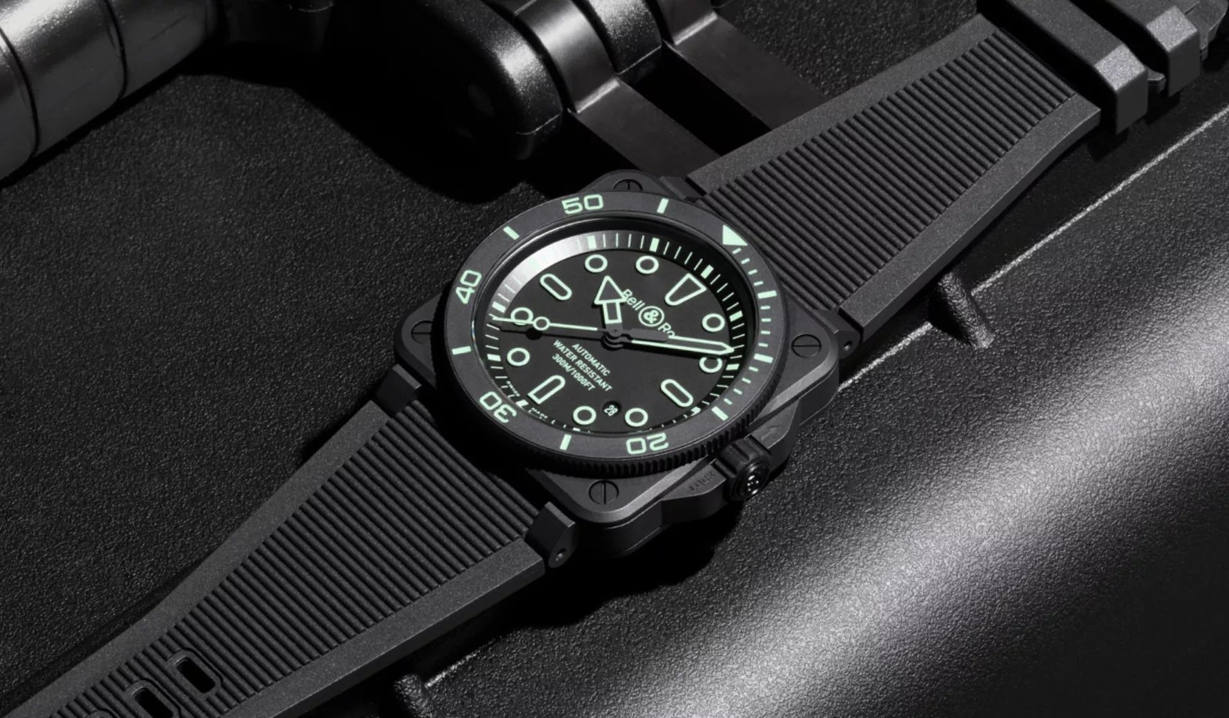 Bell &amp; Ross BR-03 Diver Lum Outline
