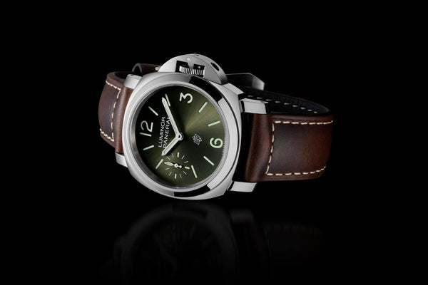 Officine Panerai Luminor Logo Boutique Exclusive