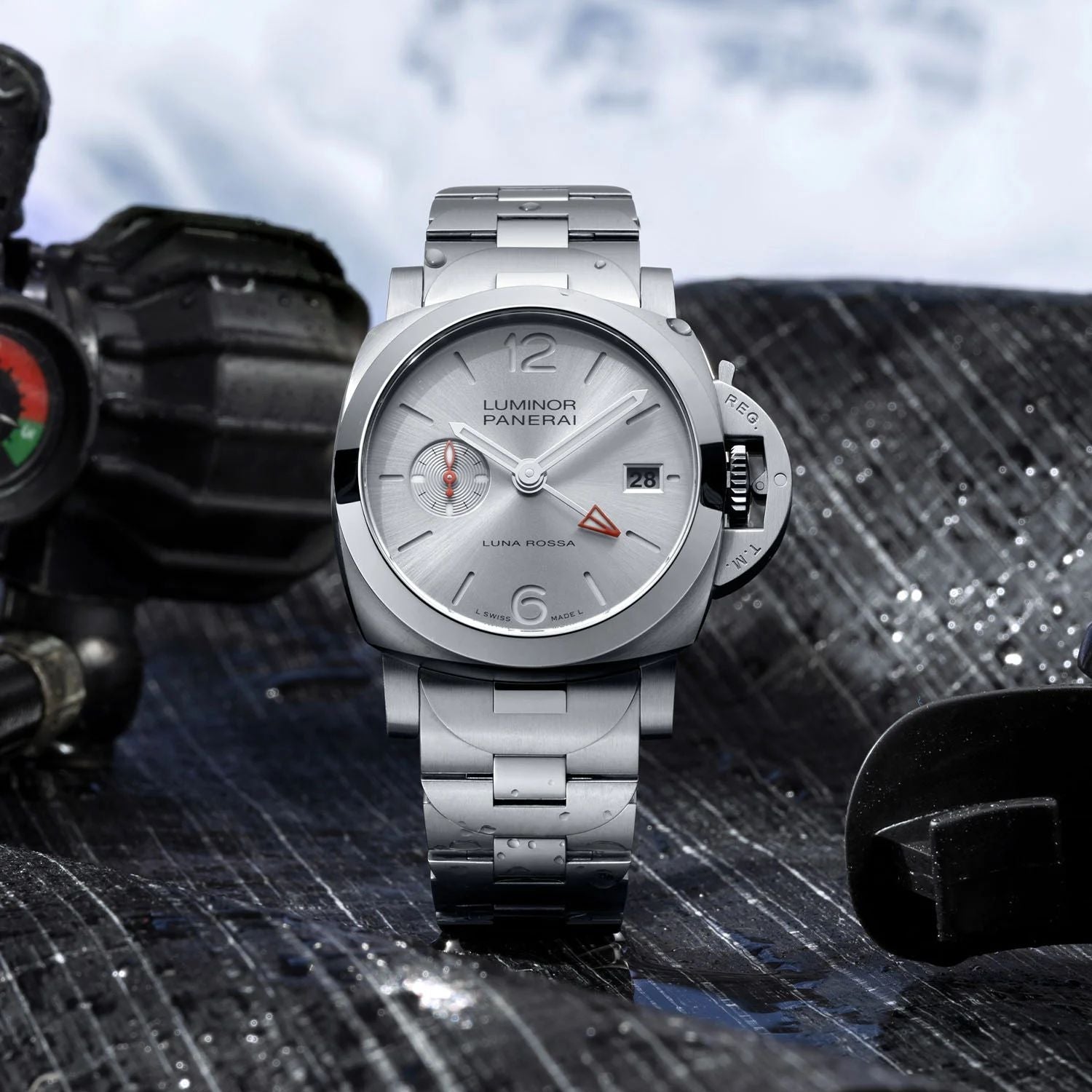 Panerai Luminor Luna Rossa GMT PAM01791