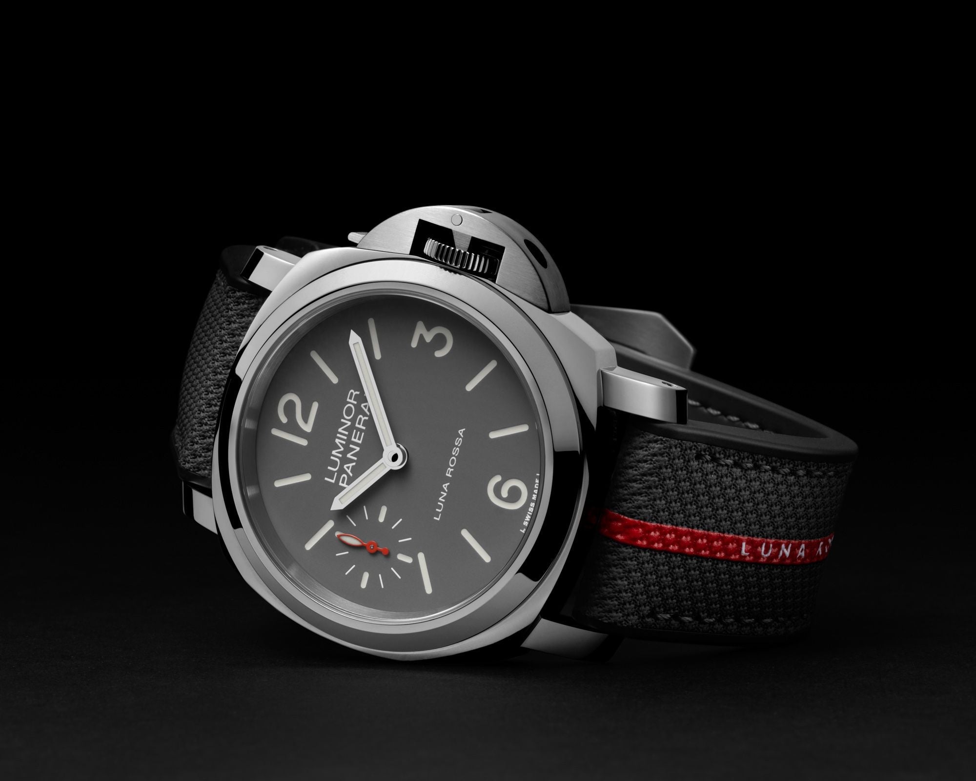 Panerai Luminor Luna Rossa PAM01653