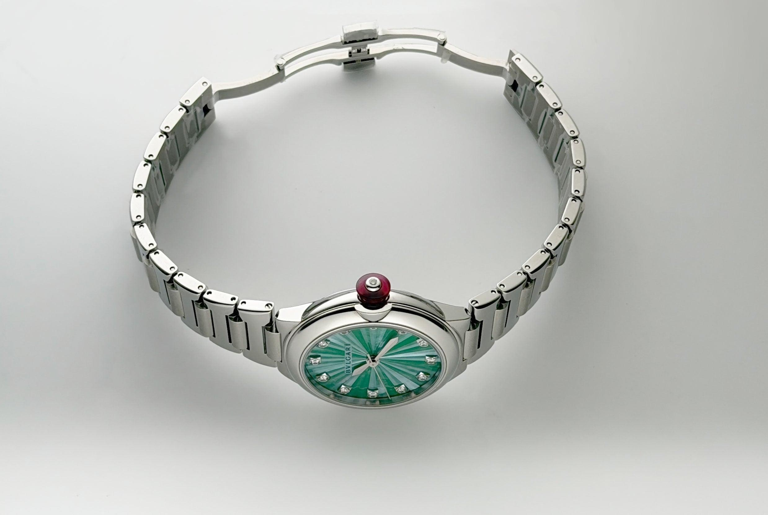 Bvlgari Lvcea 33mm Steel Green MOP Diamond Dial 103728 – Element