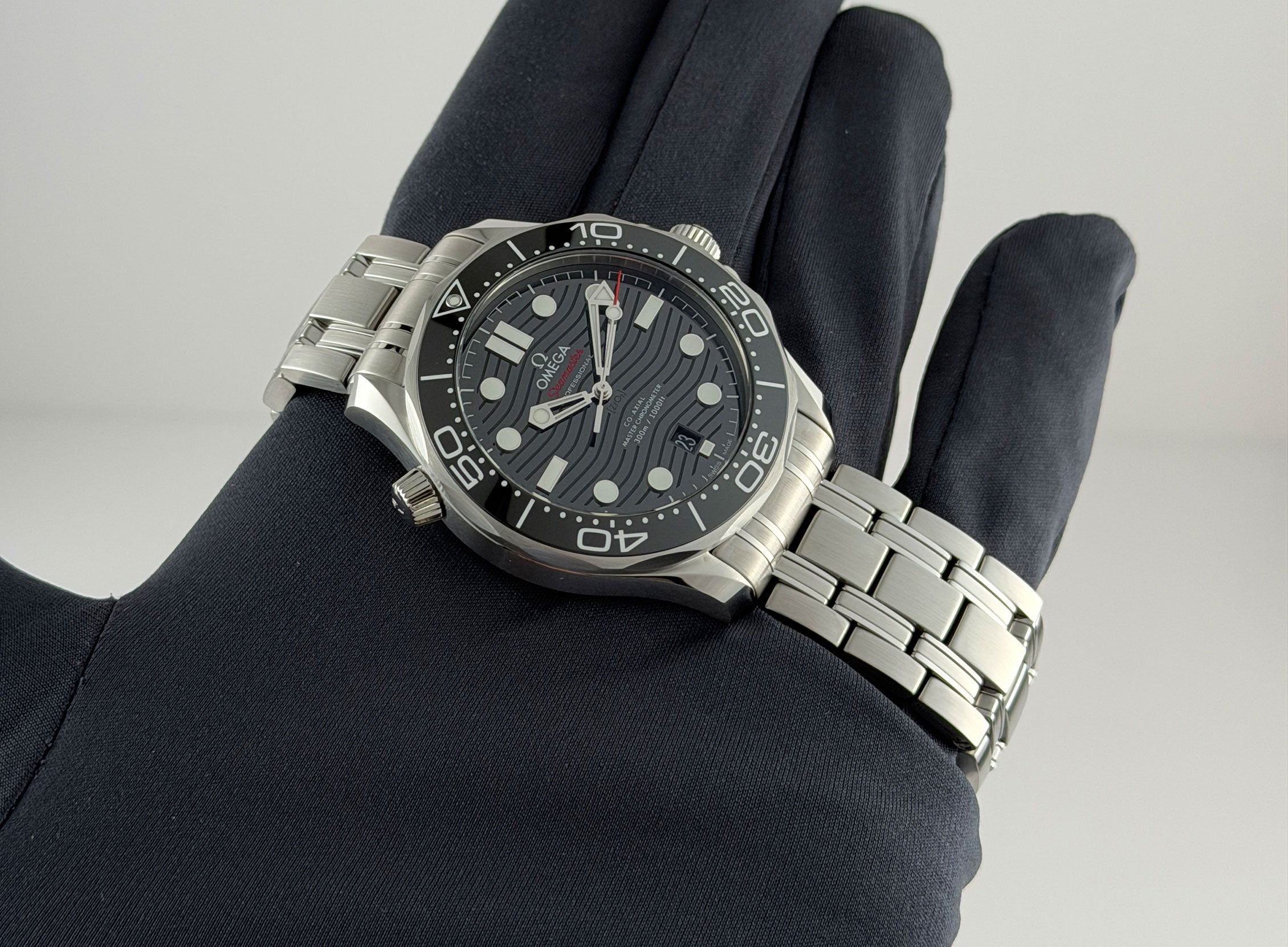 Omega Seamaster Diver 300m Steel 42mm Black Dial 210.30.42.20
