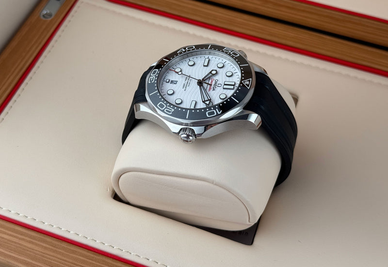 42mm Diver 300m White Dial on Rubber 2021