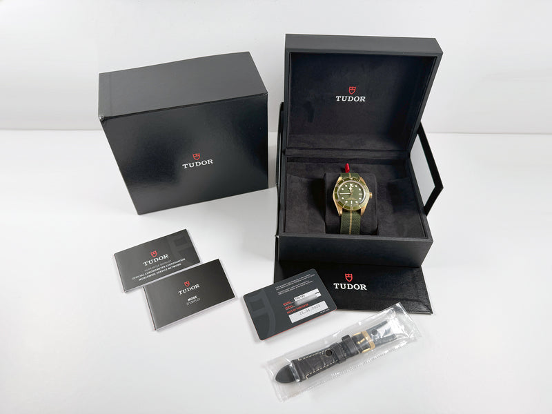 39mm Black Bay 58 18k Yellow Gold Green Dial