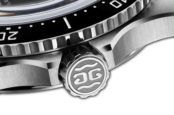 43mm SeaQ Panorama Date Steel Black Dial on Black Rubber Strap