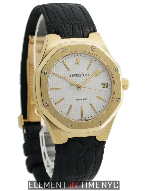 Vintage 18k Yellow Gold 36mm White Waffle Index Dial